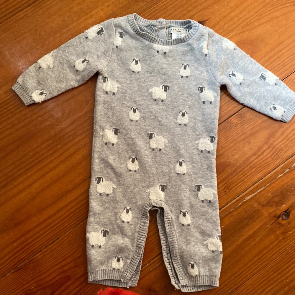 Adorable sheep romper 0-3 months